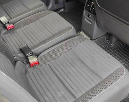 Черный Фольксваген Туран, объемом двигателя 1.97 л и пробегом 349 тыс. км за 13300 $, фото 10 на Automoto.ua