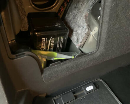 Черный Фольксваген Туран, объемом двигателя 1.97 л и пробегом 281 тыс. км за 13500 $, фото 11 на Automoto.ua