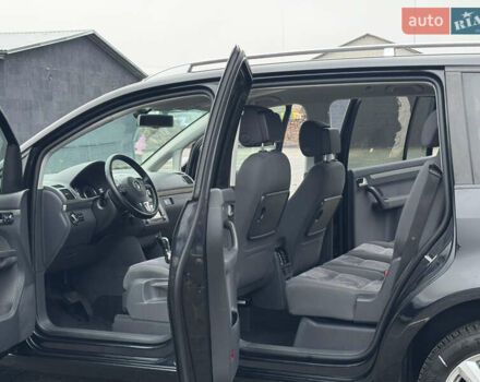 Черный Фольксваген Туран, объемом двигателя 2 л и пробегом 196 тыс. км за 14599 $, фото 33 на Automoto.ua