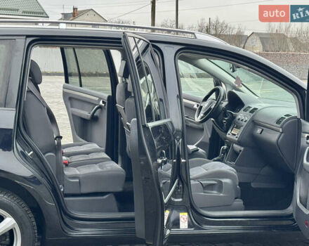 Черный Фольксваген Туран, объемом двигателя 2 л и пробегом 196 тыс. км за 14599 $, фото 41 на Automoto.ua