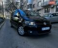 Чорний Фольксваген Туран, об'ємом двигуна 2 л та пробігом 228 тис. км за 12500 $, фото 1 на Automoto.ua