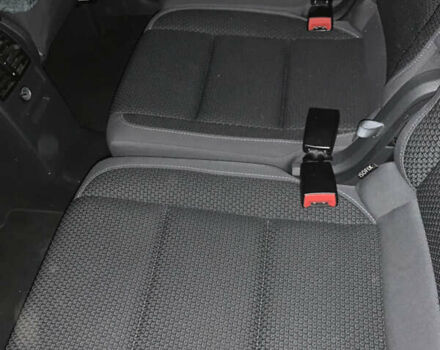 Черный Фольксваген Туран, объемом двигателя 1.97 л и пробегом 281 тыс. км за 13500 $, фото 12 на Automoto.ua