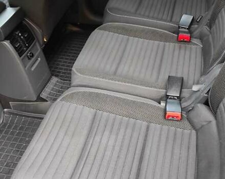 Черный Фольксваген Туран, объемом двигателя 1.97 л и пробегом 349 тыс. км за 13300 $, фото 7 на Automoto.ua