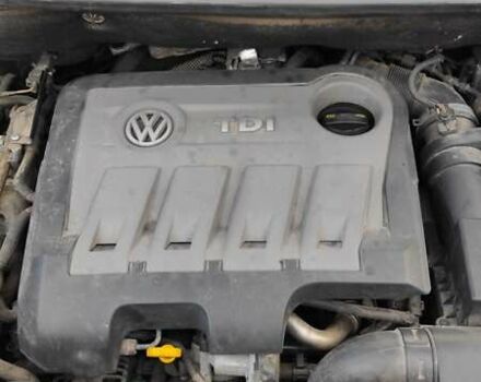 Черный Фольксваген Туран, объемом двигателя 1.97 л и пробегом 349 тыс. км за 13300 $, фото 11 на Automoto.ua