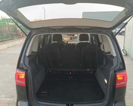 Черный Фольксваген Туран, объемом двигателя 1.6 л и пробегом 211 тыс. км за 12800 $, фото 19 на Automoto.ua