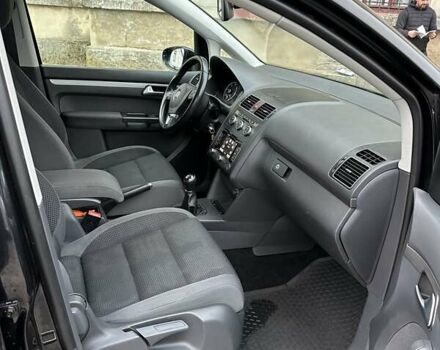 Чорний Фольксваген Туран, об'ємом двигуна 2 л та пробігом 248 тис. км за 13150 $, фото 12 на Automoto.ua