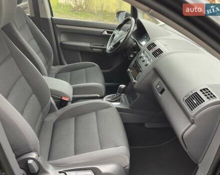 Черный Фольксваген Туран, объемом двигателя 1.4 л и пробегом 207 тыс. км за 10777 $, фото 211 на Automoto.ua