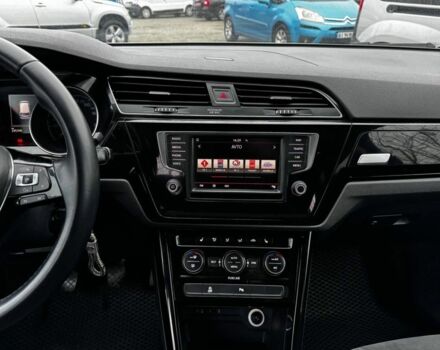 Черный Фольксваген Туран, объемом двигателя 2 л и пробегом 240 тыс. км за 12999 $, фото 12 на Automoto.ua