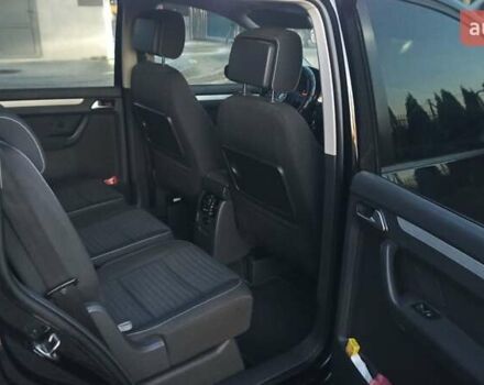 Черный Фольксваген Туран, объемом двигателя 1.6 л и пробегом 165 тыс. км за 13250 $, фото 37 на Automoto.ua