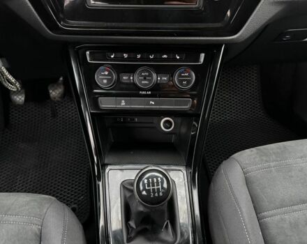 Черный Фольксваген Туран, объемом двигателя 2 л и пробегом 240 тыс. км за 12999 $, фото 11 на Automoto.ua