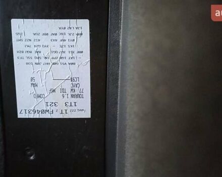 Черный Фольксваген Туран, объемом двигателя 1.6 л и пробегом 165 тыс. км за 13250 $, фото 44 на Automoto.ua