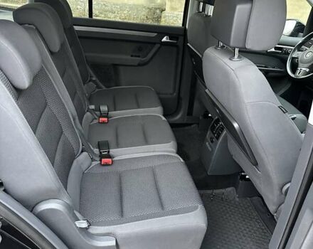 Чорний Фольксваген Туран, об'ємом двигуна 2 л та пробігом 248 тис. км за 13150 $, фото 13 на Automoto.ua