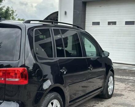 Черный Фольксваген Туран, объемом двигателя 1.6 л и пробегом 250 тыс. км за 9500 $, фото 3 на Automoto.ua