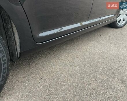 Черный Фольксваген Туран, объемом двигателя 1.4 л и пробегом 207 тыс. км за 10777 $, фото 99 на Automoto.ua