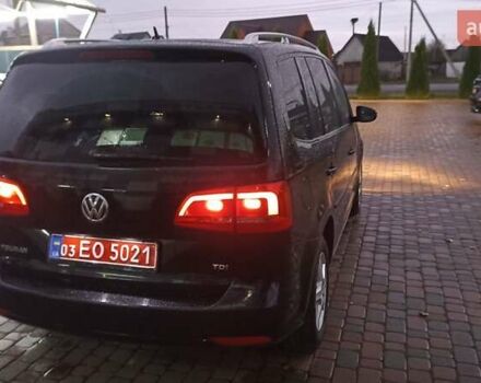 Черный Фольксваген Туран, объемом двигателя 1.6 л и пробегом 165 тыс. км за 13250 $, фото 91 на Automoto.ua