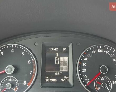 Черный Фольксваген Туран, объемом двигателя 1.4 л и пробегом 207 тыс. км за 10777 $, фото 85 на Automoto.ua