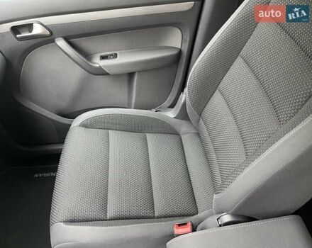 Черный Фольксваген Туран, объемом двигателя 1.4 л и пробегом 207 тыс. км за 10777 $, фото 42 на Automoto.ua