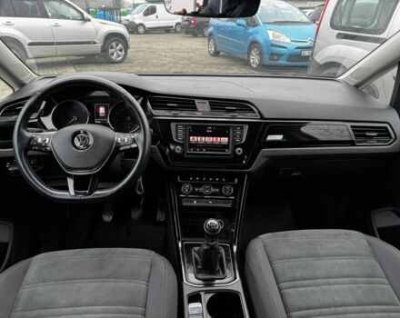 Черный Фольксваген Туран, объемом двигателя 2 л и пробегом 240 тыс. км за 12999 $, фото 10 на Automoto.ua