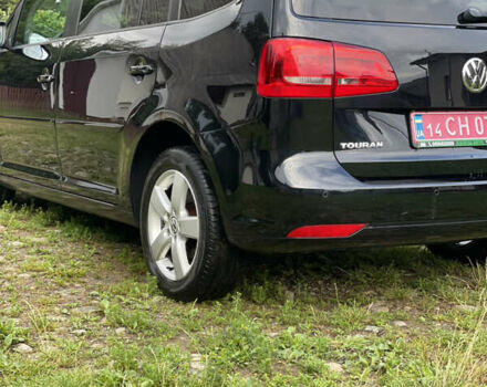 Чорний Фольксваген Туран, об'ємом двигуна 1.6 л та пробігом 253 тис. км за 12700 $, фото 7 на Automoto.ua