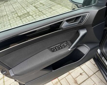 Черный Фольксваген Туран, объемом двигателя 2 л и пробегом 240 тыс. км за 12999 $, фото 6 на Automoto.ua