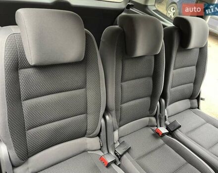 Черный Фольксваген Туран, объемом двигателя 1.4 л и пробегом 207 тыс. км за 10777 $, фото 143 на Automoto.ua