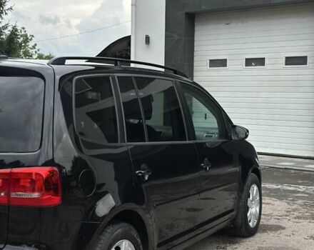 Черный Фольксваген Туран, объемом двигателя 1.6 л и пробегом 250 тыс. км за 9500 $, фото 2 на Automoto.ua