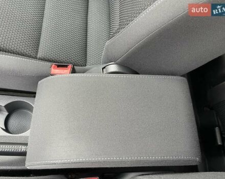 Черный Фольксваген Туран, объемом двигателя 1.4 л и пробегом 207 тыс. км за 10777 $, фото 40 на Automoto.ua