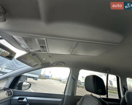 Черный Фольксваген Туран, объемом двигателя 1.97 л и пробегом 223 тыс. км за 13450 $, фото 7 на Automoto.ua