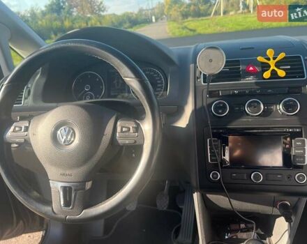 Черный Фольксваген Туран, объемом двигателя 1.6 л и пробегом 295 тыс. км за 12100 $, фото 16 на Automoto.ua