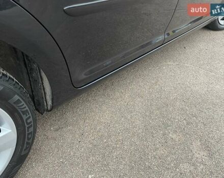 Черный Фольксваген Туран, объемом двигателя 1.4 л и пробегом 207 тыс. км за 10777 $, фото 98 на Automoto.ua