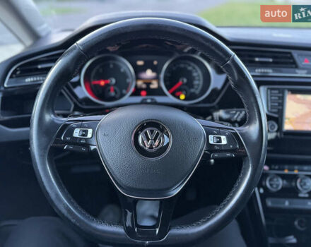 Черный Фольксваген Туран, объемом двигателя 1.97 л и пробегом 260 тыс. км за 15499 $, фото 66 на Automoto.ua