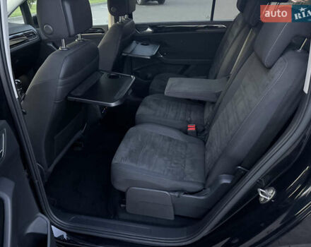 Чорний Фольксваген Туран, об'ємом двигуна 2 л та пробігом 239 тис. км за 16250 $, фото 56 на Automoto.ua