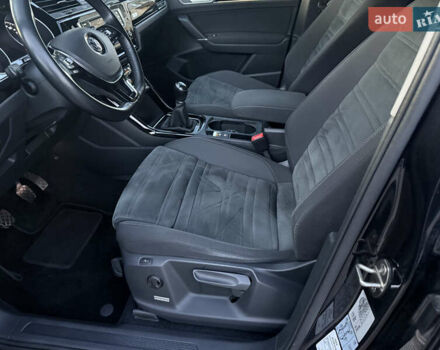 Чорний Фольксваген Туран, об'ємом двигуна 2 л та пробігом 239 тис. км за 16250 $, фото 43 на Automoto.ua