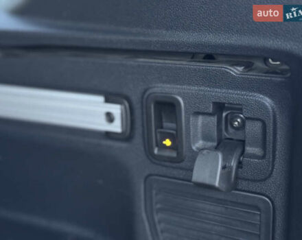 Черный Фольксваген Туран, объемом двигателя 1.97 л и пробегом 260 тыс. км за 15499 $, фото 78 на Automoto.ua