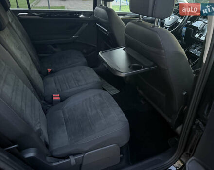 Чорний Фольксваген Туран, об'ємом двигуна 2 л та пробігом 239 тис. км за 16250 $, фото 52 на Automoto.ua