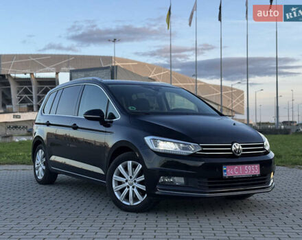 Черный Фольксваген Туран, объемом двигателя 1.97 л и пробегом 260 тыс. км за 15499 $, фото 6 на Automoto.ua