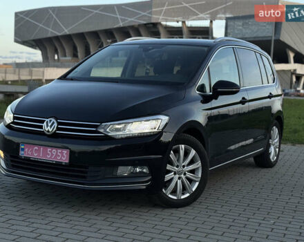 Черный Фольксваген Туран, объемом двигателя 1.97 л и пробегом 260 тыс. км за 15499 $, фото 22 на Automoto.ua