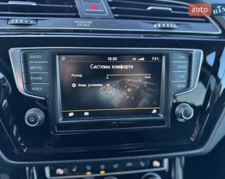 Черный Фольксваген Туран, объемом двигателя 1.97 л и пробегом 260 тыс. км за 15499 $, фото 72 на Automoto.ua