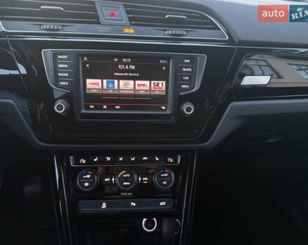 Чорний Фольксваген Туран, об'ємом двигуна 2 л та пробігом 239 тис. км за 16250 $, фото 31 на Automoto.ua