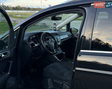 Черный Фольксваген Туран, объемом двигателя 1.97 л и пробегом 260 тыс. км за 15499 $, фото 51 на Automoto.ua