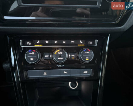 Чорний Фольксваген Туран, об'ємом двигуна 2 л та пробігом 239 тис. км за 16250 $, фото 36 на Automoto.ua