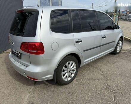 Черный Фольксваген Туран, объемом двигателя 3 л и пробегом 300 тыс. км за 10790 $, фото 5 на Automoto.ua