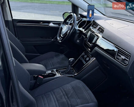 Черный Фольксваген Туран, объемом двигателя 1.97 л и пробегом 260 тыс. км за 15499 $, фото 56 на Automoto.ua