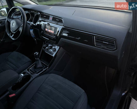 Чорний Фольксваген Туран, об'ємом двигуна 2 л та пробігом 239 тис. км за 16250 $, фото 49 на Automoto.ua