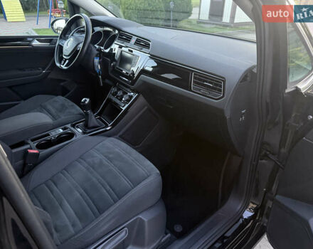 Чорний Фольксваген Туран, об'ємом двигуна 2 л та пробігом 239 тис. км за 16250 $, фото 48 на Automoto.ua