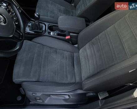 Чорний Фольксваген Туран, об'ємом двигуна 2 л та пробігом 239 тис. км за 16250 $, фото 45 на Automoto.ua