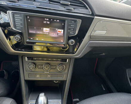 Черный Фольксваген Туран, объемом двигателя 1.6 л и пробегом 300 тыс. км за 13500 $, фото 10 на Automoto.ua