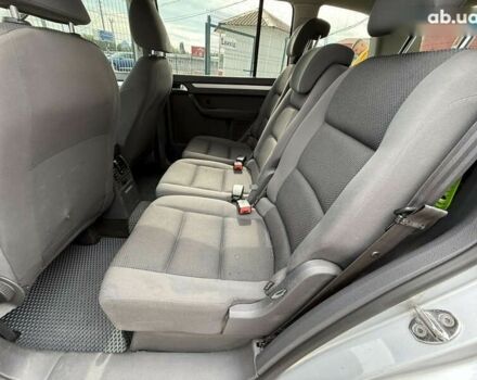 Черный Фольксваген Туран, объемом двигателя 3 л и пробегом 300 тыс. км за 10790 $, фото 12 на Automoto.ua