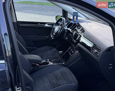 Черный Фольксваген Туран, объемом двигателя 1.97 л и пробегом 260 тыс. км за 15499 $, фото 57 на Automoto.ua