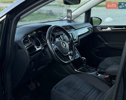 Черный Фольксваген Туран, объемом двигателя 1.97 л и пробегом 260 тыс. км за 15499 $, фото 49 на Automoto.ua